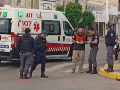 Atropelló a un policía que iba en moto, escapó y lo detuvieron minutos después