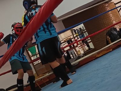 Polémica en Plaza Huincul: la Escuela de Box ahora tiene dos nombres