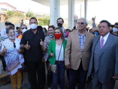 Bonilla toma caseta de cobro en BC; SCT anuncia acciones legales contra el gobernador
