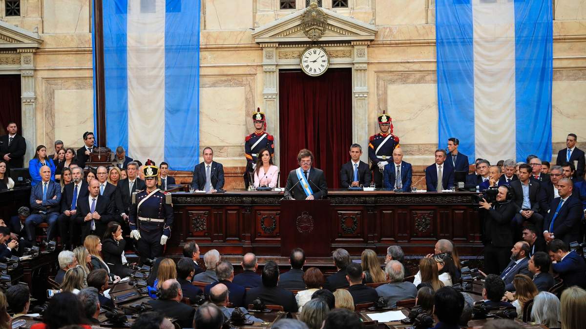 El presidente Milei pronuncia su discurso en el Congreso. Fuente: (Prensa Diputados)