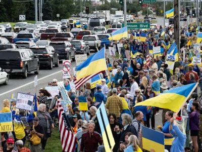 Trump encabeza una delegación de 16 integrantes en Alaska