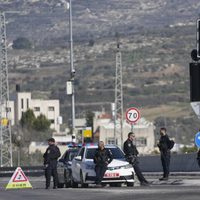 Tiroteo contra un autobús que transportaba israelíes en Cisjordania deja 3 muertos
