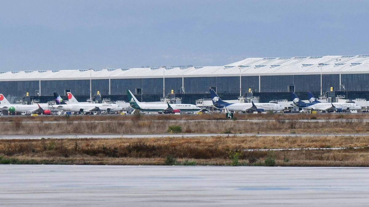 Aviones de Viva Aerobus, Volaris, Mexicana y Aeroméxico que operan en las instalaciones del AIFA