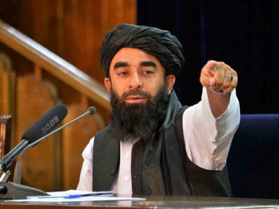 Talibanes buscan establecer un nuevo gobierno interino antes de la retirada de EE. UU.