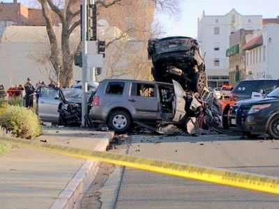 Menor de 13 años choca al huir de la Policía en auto robado y deja saldo de dos personas muertas