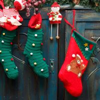 Reutilizá las telas viejas y creá estas hermosas botas navideñas para decorar tu hogar