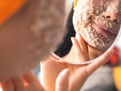 Con solo 2 ingredientes: la mascarilla que te ayudará a combatir el acné y tener una piel de porcelana