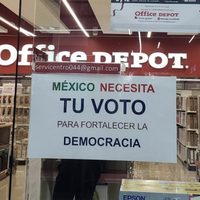 Office Depot llama a sus clientes a votar; lo acusan de apoyar a PRI y PAN