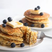 Pancakes de quinoa: sin harina y con una textura increíble, una receta original y saludable para tus desayunos o meriendas