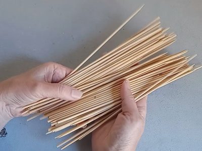 Con solo palitos de brochette: así podés decorar los marcos de tus espejos, como en un hotel de lujo