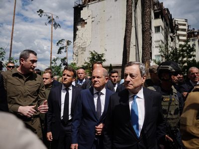 Macron, Scholz y Draghi visitan la "heroica" Irpin, en Ucrania