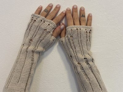 Con un retazo de tela y sin máquina de coser podés hacerte estos mitones y olvidate de tener frío este invierno