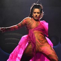 ¡Sin pena! Rosalía con un leggin tan ajustado que los hilos soltaron todo... ¡Curvas al aire!