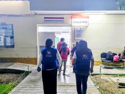 Asesinan a funcionaria municipal de Perú durante fiesta previa a Navidad; hay siete niños heridos