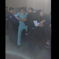 Policías golpearon a un médico en el microhospital Puente de Hierro