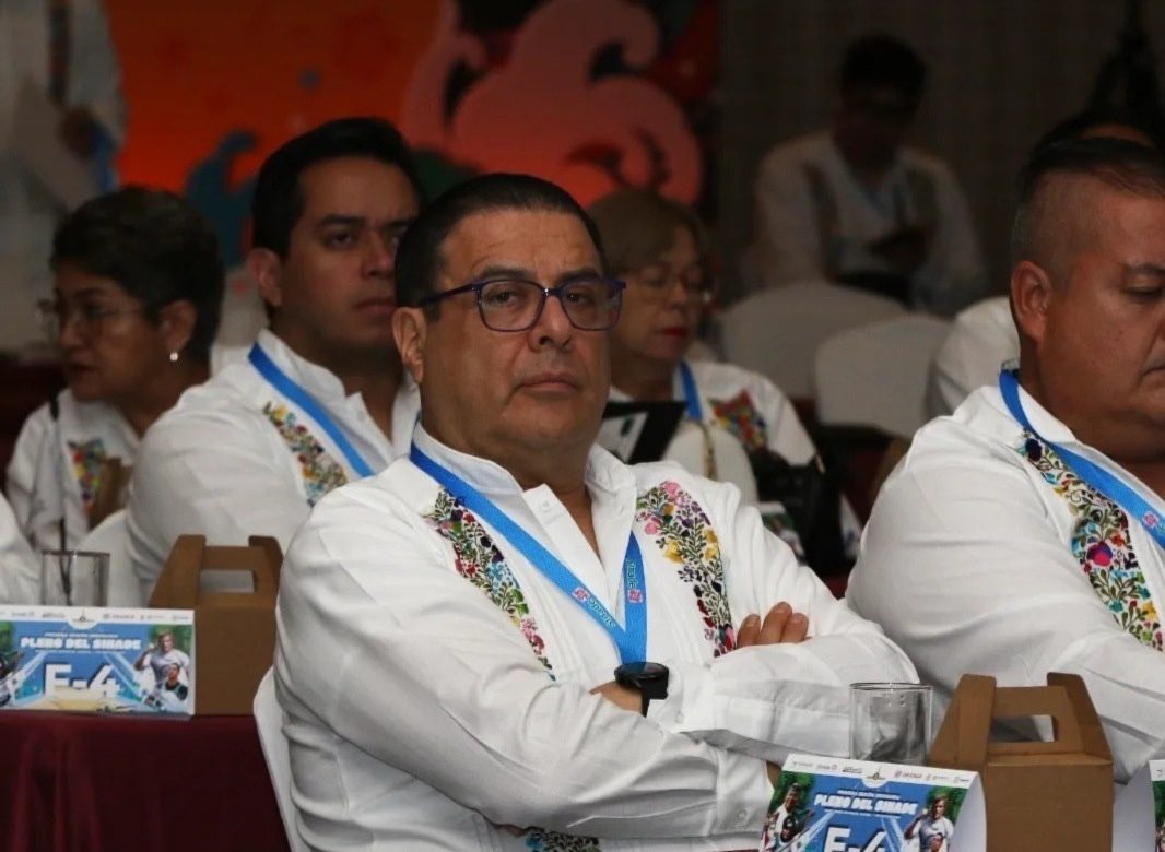 Castro, aferrado a la silla. Foto Facebook  Federación Mexicana de Esgrima