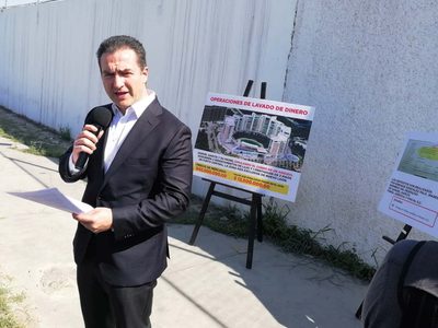 De la Garza denuncia ante FGR a Samuel García por lavado de dinero