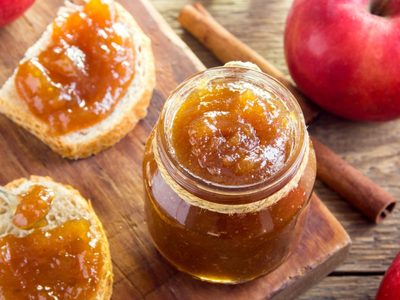 Mermelada de manzana sin azúcar: con solo 4 ingredientes y para acompañar con tostadas