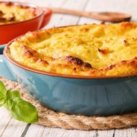 Resolvé tu almuerzo con este pastel de choclo súper fácil y económico, que vas a amar por su textura y sabor