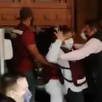 Revientan evento de Morena en NL en oposición a candidatura de Clara Luz Flores