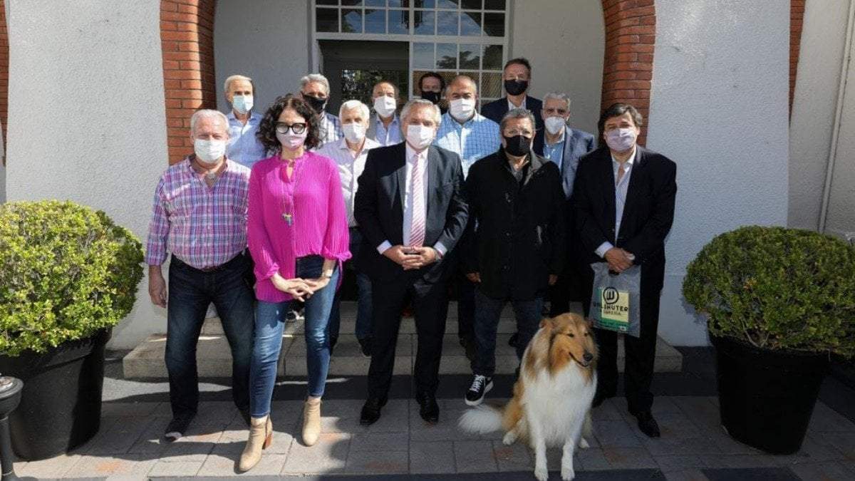 El Gobierno nacional junto a la CGT. Fuente: (Twitter)