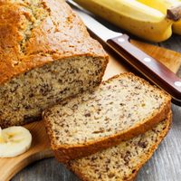 Budín de banana y chocolate sin gluten, lactosa ni azúcar: una opción saludable a la hora del mate