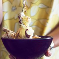 Helado casero de banana split: con pocos ingredientes y en minutos, un postre gourmet que es un 10