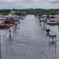 Millones se preparan para más calor en EU mientras reportan inundaciones en la región centro norte