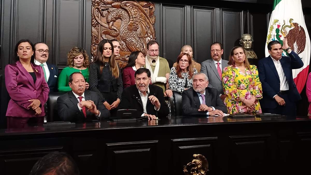 Conferencia de Fernández Noroña