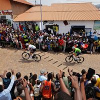 Isaac del Toro dentro del top 10 en el Campeonato Mundial de Ruta UCI 2025 Kigali (Video)