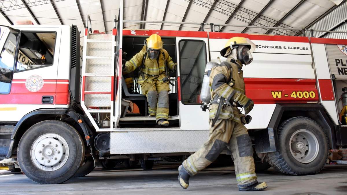 Bomberos voluntarios de Rincón de los Sauces. Fuente: (Twitter)