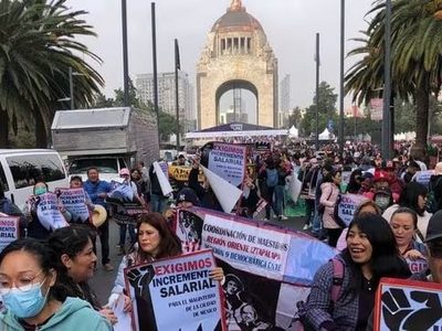 Demandan maestros de la CNTE aumento salarial, basificación y mejores condiciones laborales
