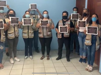 Denuncian influyentismo de diputado morenista para vacunar a su hermana de 47 años
