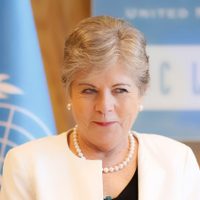 Cepal propone "ingreso básico de emergencia" para mujeres desempleadas por pandemia