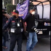Policías de la CDMX detienen a fotógrafo de la agencia Reuters