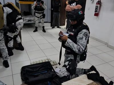 Sorprenden a elementos de la Guardia Nacional con casi un millón de pesos en efectivo