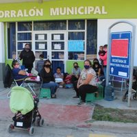 Centenario: vecinos reclaman terrenos e interrumpen el acceso al corralón municipal