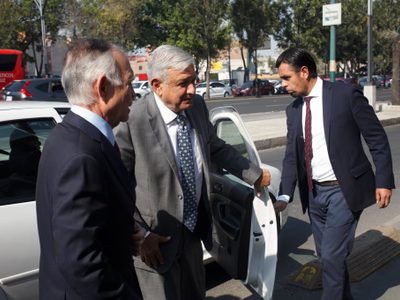 López Obrador muestra optimismo tras encuentro con empresarios
