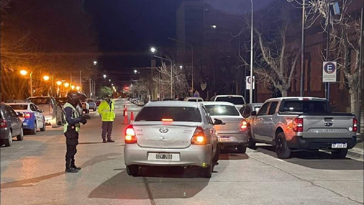 La municipalidad de Neuquén desplegó 60 inspectores en controles aleatorios y puntos estratégicos. Fuente: (Canal 7)