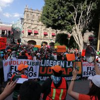 Estudiantes de la UDLAP marchan para exigir a Barbosa que devuelva el campus
