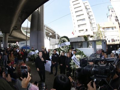 El PAN lleva coronas de flores a la CDNH por “la muerte de los derechos humanos”