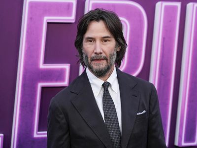 Chile entrega al FBI relojes de lujo robados a Keanu Reeves