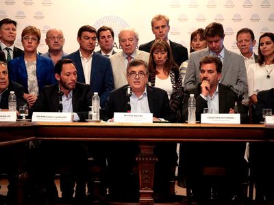 Juntos por el Cambio amenazó con ir a la Justicia si se sesiona de forma virtual