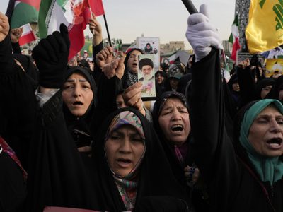 Irán suspende la aplicación obligatoria del hiyab en público