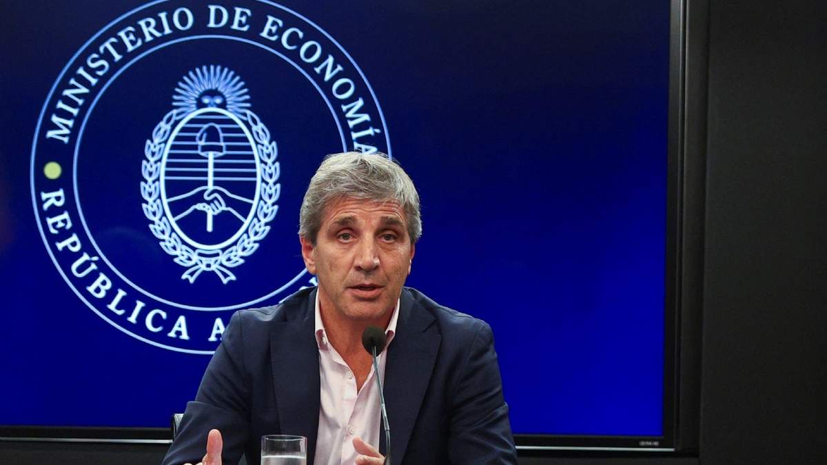 Luis Caputo explicó cuándo bajarán los impuestos. Fuente: (X)
