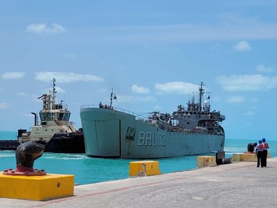 Arriban a Yucatán los 34 mexicanos rescatados de Haití