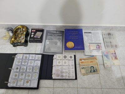 El joven de Neuquén que va en búsqueda de la historia provincial a través de las monedas