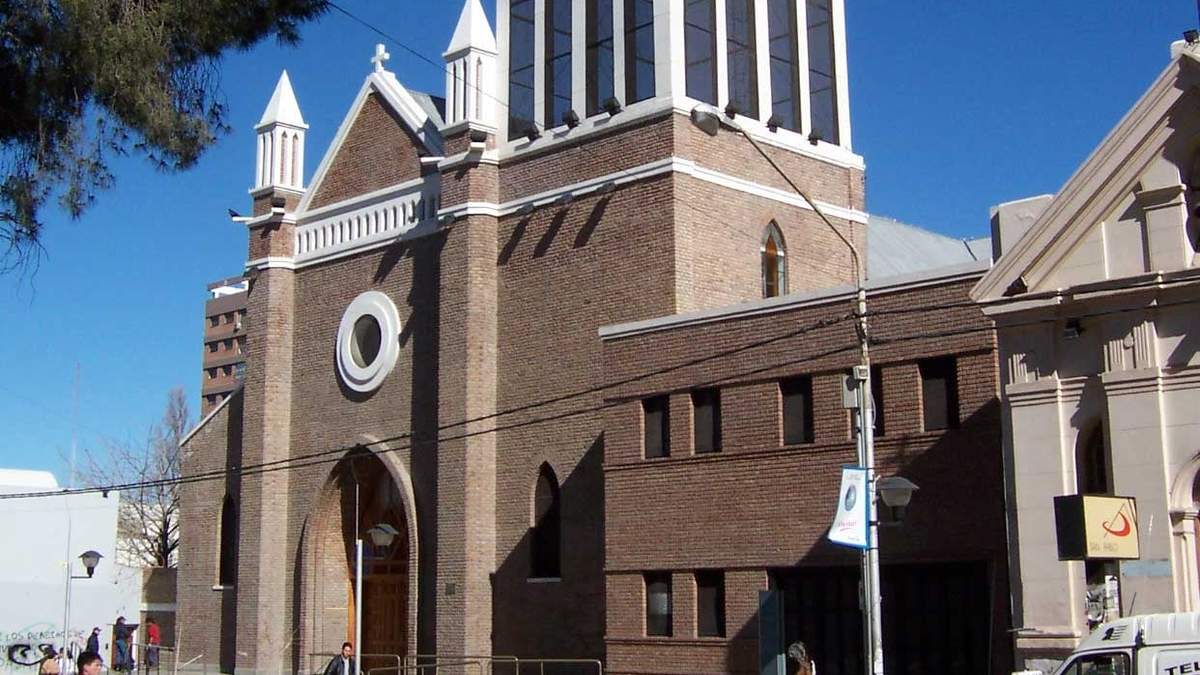 Catedral de la Ciudad de Neuquén. Fuente: (Twitter)