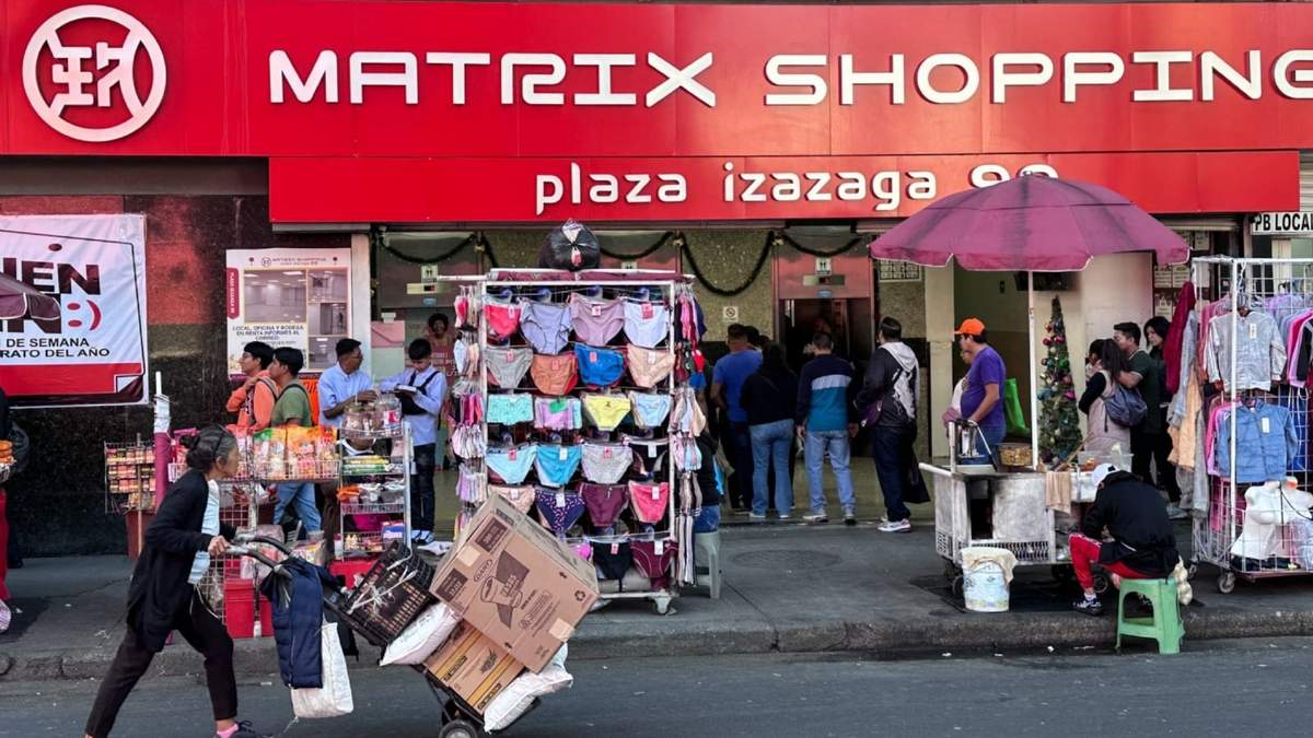 Plaza Izazaga 89 fue cerrada en diciembre 2024 por presunto contrabando y distribución de mercancía apócrifa