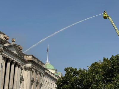 Estalla incendio en el Somerset House de Londres, hogar de obras de arte de Monet y Van Gogh